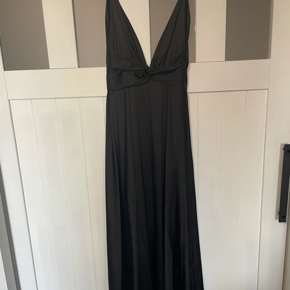 Black maxi gown - Picture 2 of 3